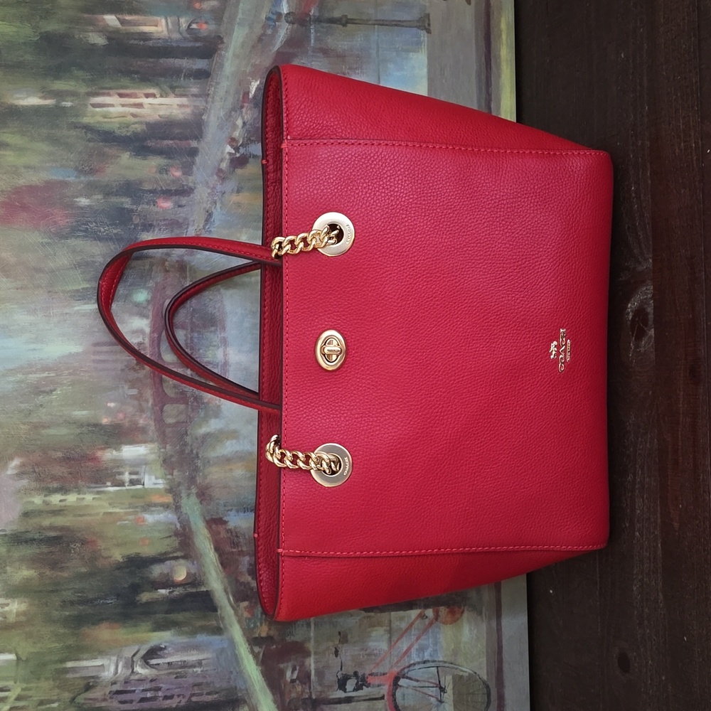 Coach Turn lock chain tote 27 NWT